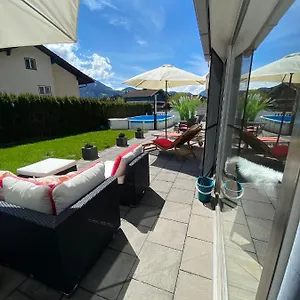 modernes-alpenapartment-mit-sauna-whirpool-pool-wintergarten.salzburghotels.net/