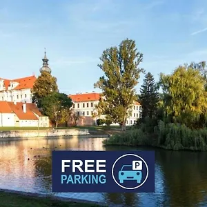 Adalbert Ecohotel Прага